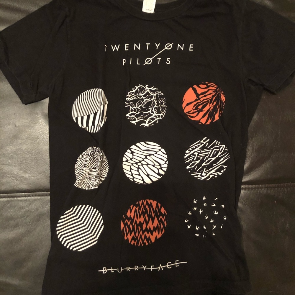 Twenty one pilots shirt